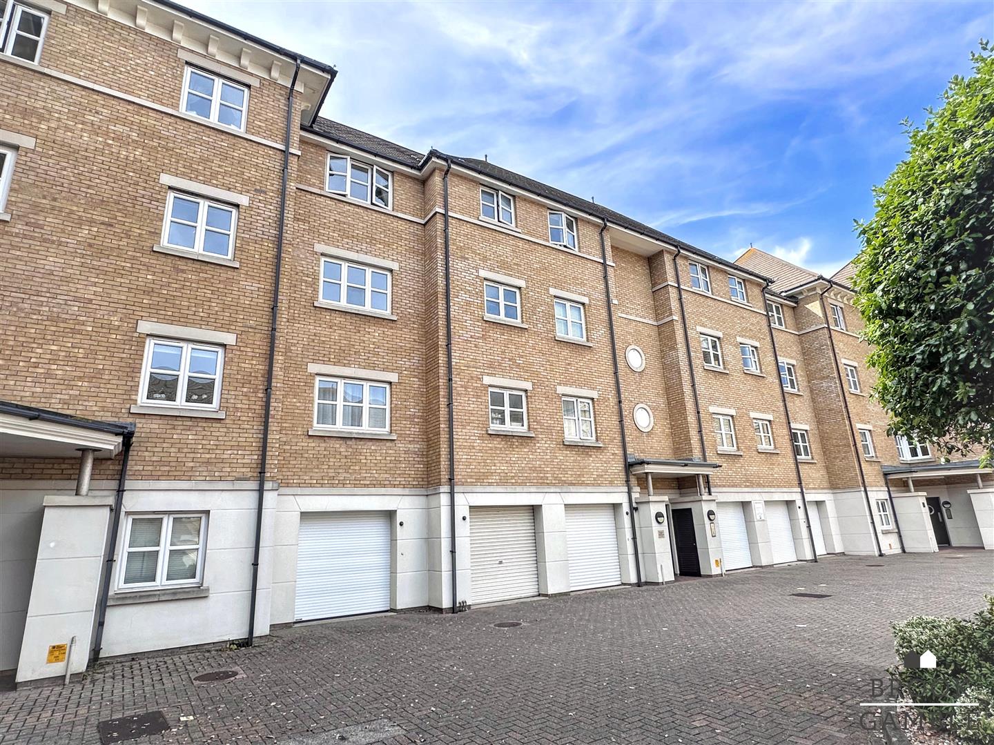 2 Bedroom Flat - Purpose Built. Callao Quay in Eastbourne, East Sussex 19